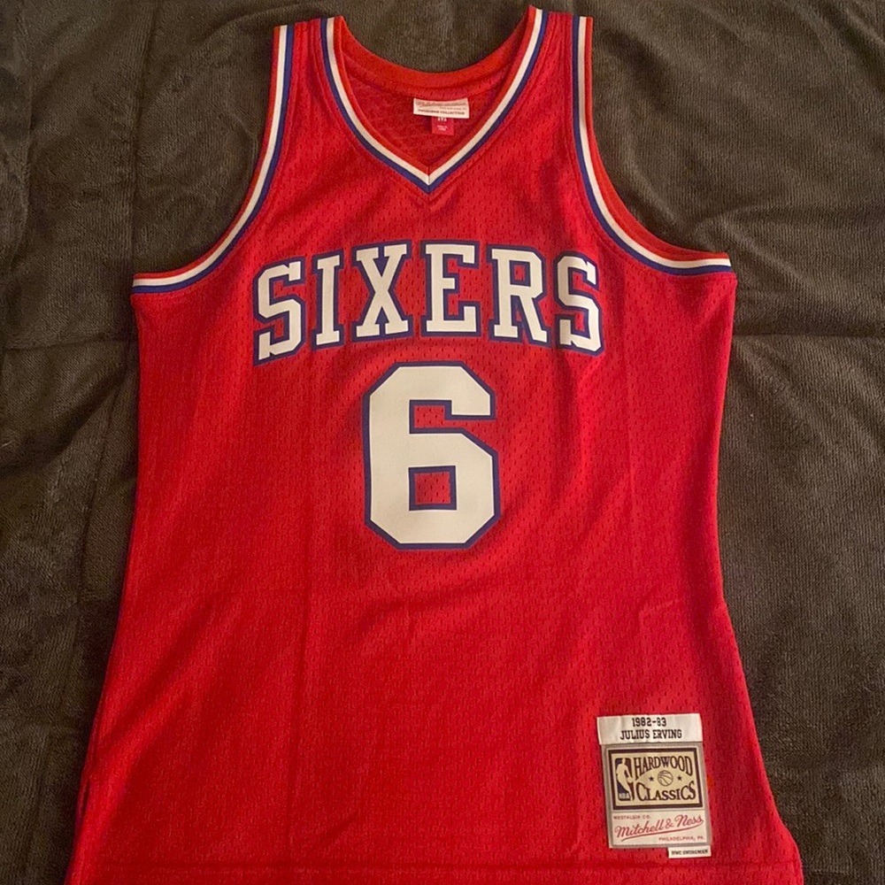BRAND NEW AUTHENTIC MITCHELL & NESS JULIUS ERVING PHILADELPHIA SIXERS JERSEY.